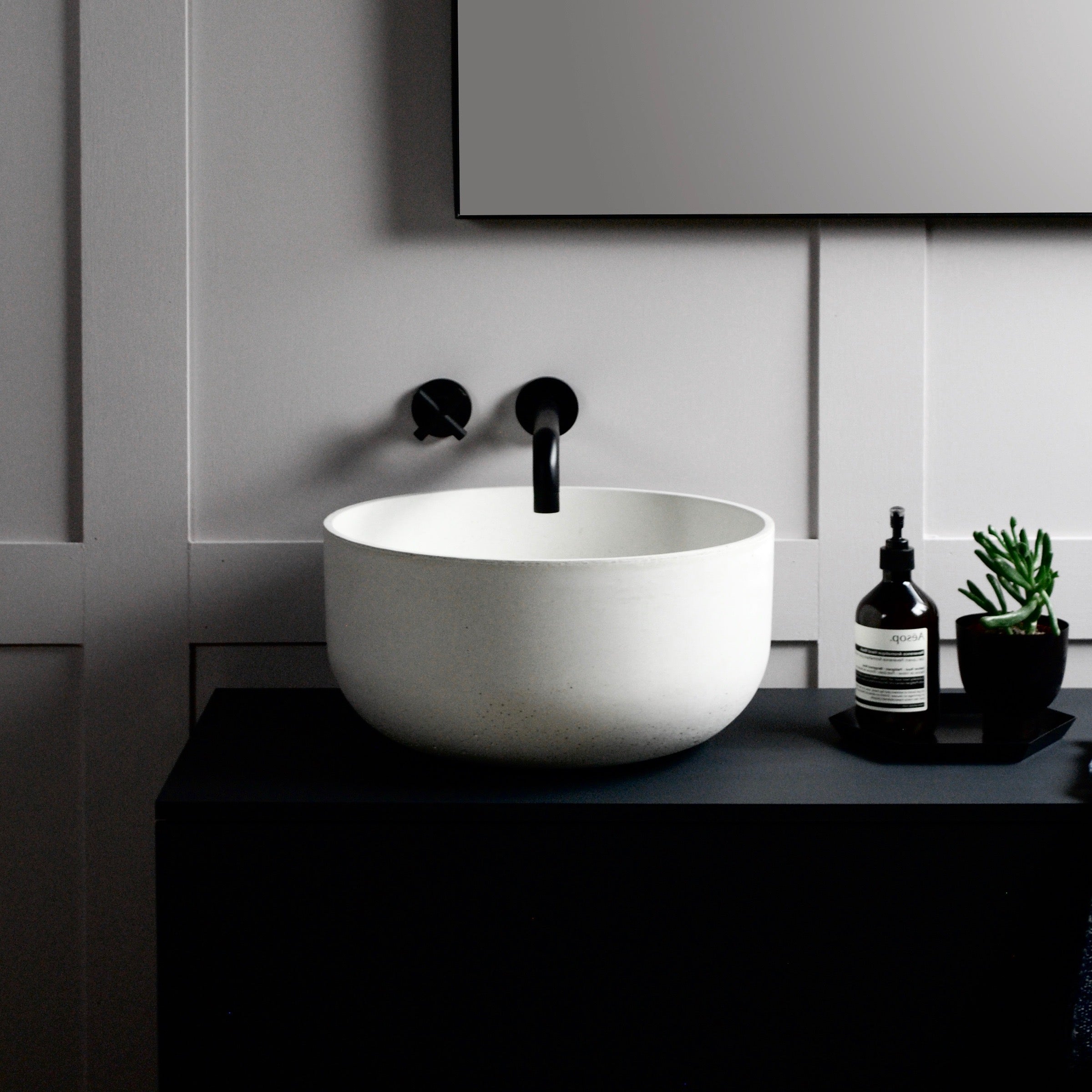 Oyin Round deep circular concrete vanity basin